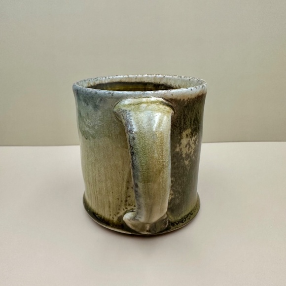 Stoneware Mug and Hand Painted Daisy Tray - Picture 4 of 10